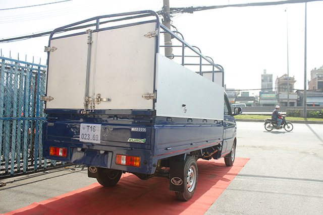 Xe tải Kenbo 990kg thùng 2m7